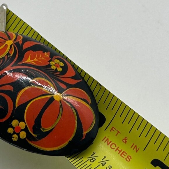 Vintage Hand-Painted Floral Black & Red Wooden Brooch Pin - Picture 11 of 11